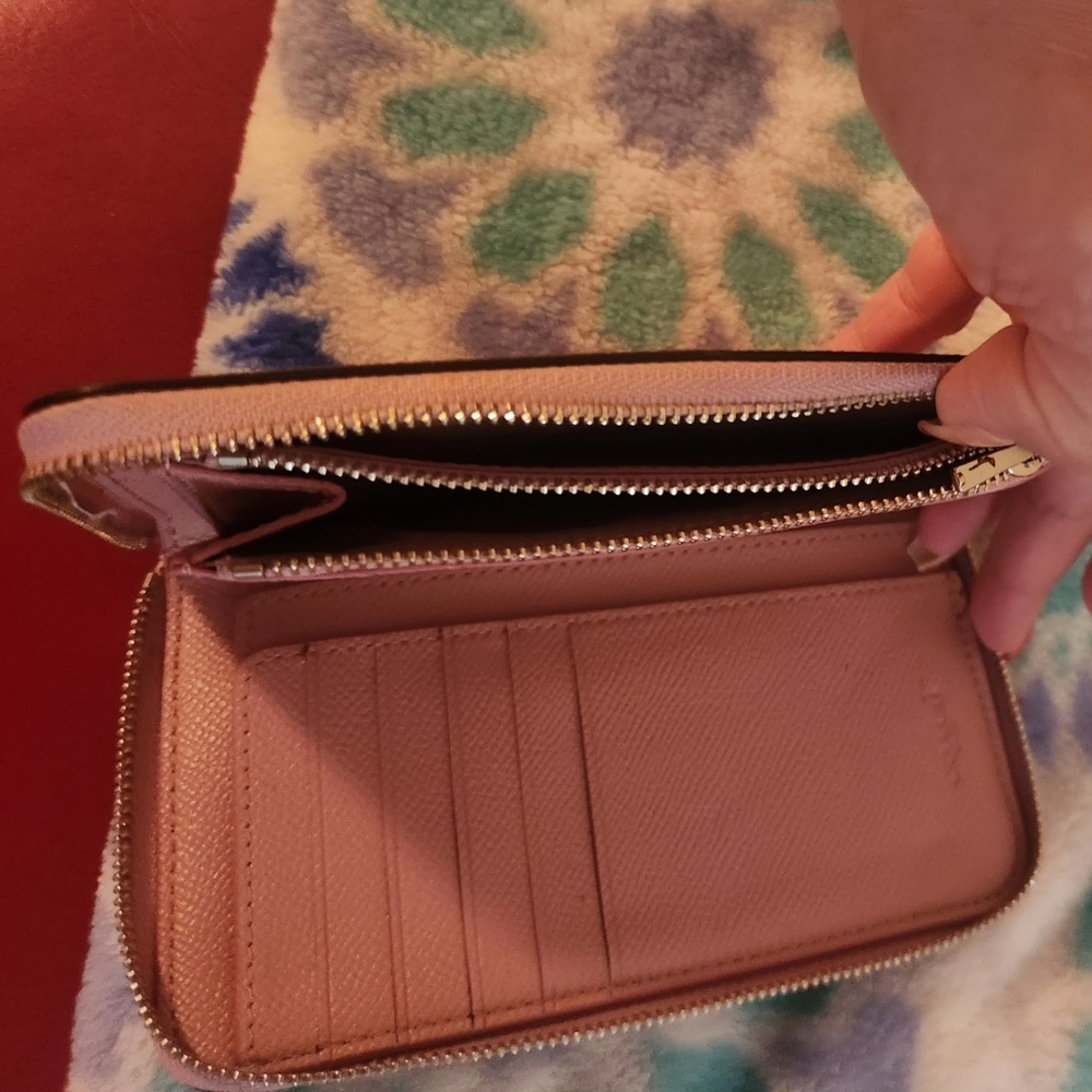 Coach Wallet - Picture 4 of 6